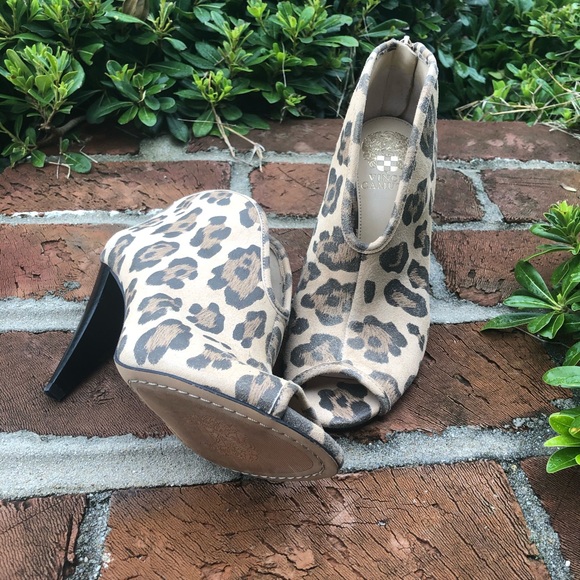 Vince Camuto Shoes - Vince Camuto "Amber" animal print bootie W 6 1/2